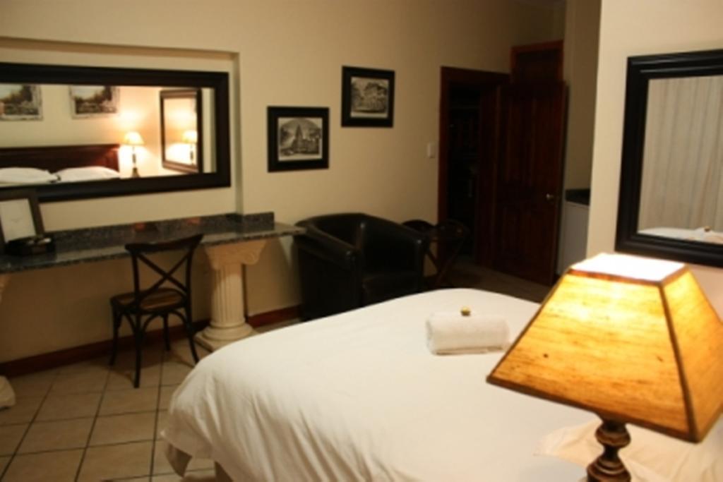 Croc River Lodge Komatipoort Zewnętrze zdjęcie